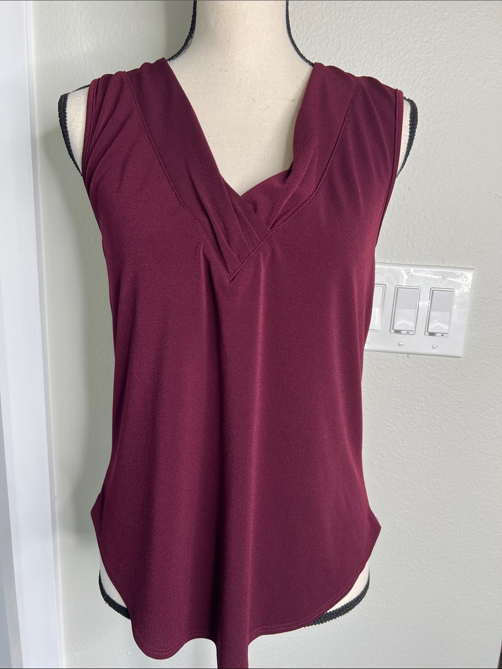 Green Envelope Sleeveless V-Neck Camisole